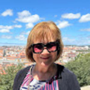 Meet your Posher, Joanie